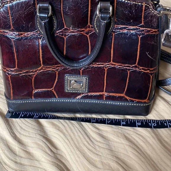 Dooney and Bourke brown crossbody bag - Picture 10 of 10